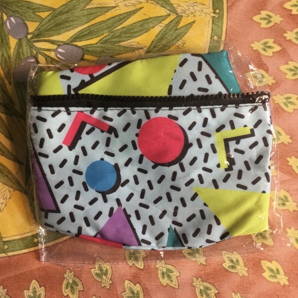 Retro 80’s - 90’s Style Geo Metric Print Fanny Pack, 2 Compartments, New, Sealed - Picture 5 of 5